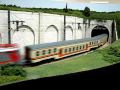 E424-335 et voitures piano ribassato en livr�e Navette